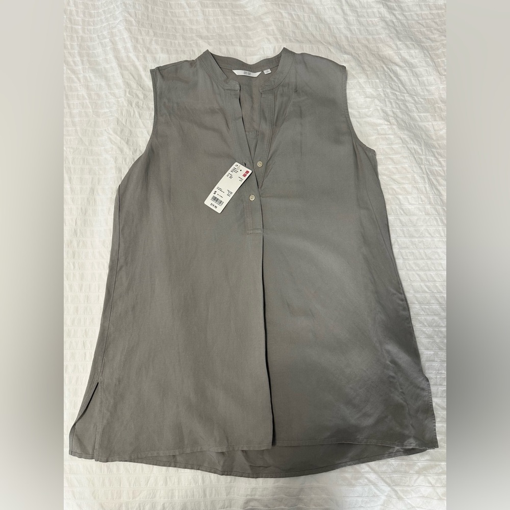 BNWT Women’s Uniqlo Linen Blend Sleeveless Shirt. Small.